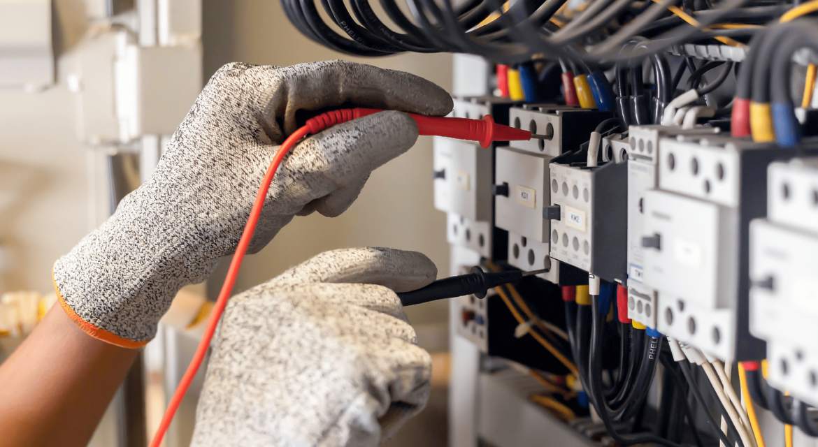 électriciens roumains